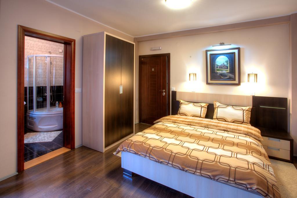 Guesthouse Vitez รานเย ภายนอก รูปภาพ
