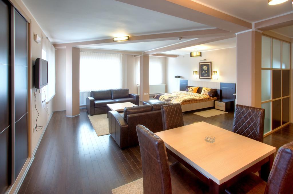 Guesthouse Vitez รานเย ภายนอก รูปภาพ